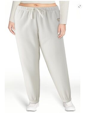 Mills by Millie Bobby Brown Women’s Porcelain Graphic Joggers Size 1X NWT